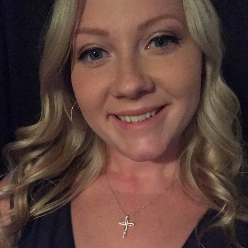 Meet your Posher, Adrianna